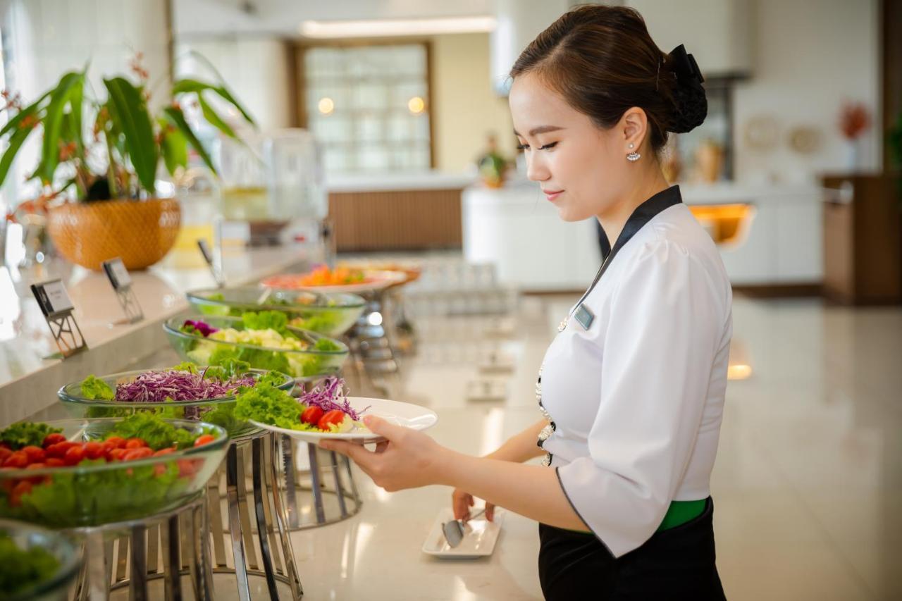 Отель Muong Thanh Grand Bai Chay 4*